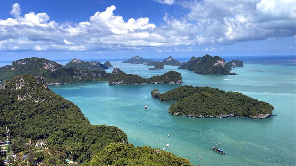 Scenic view of Ang Thong Marine Park from Koh Wua Ta Lap viewpoint