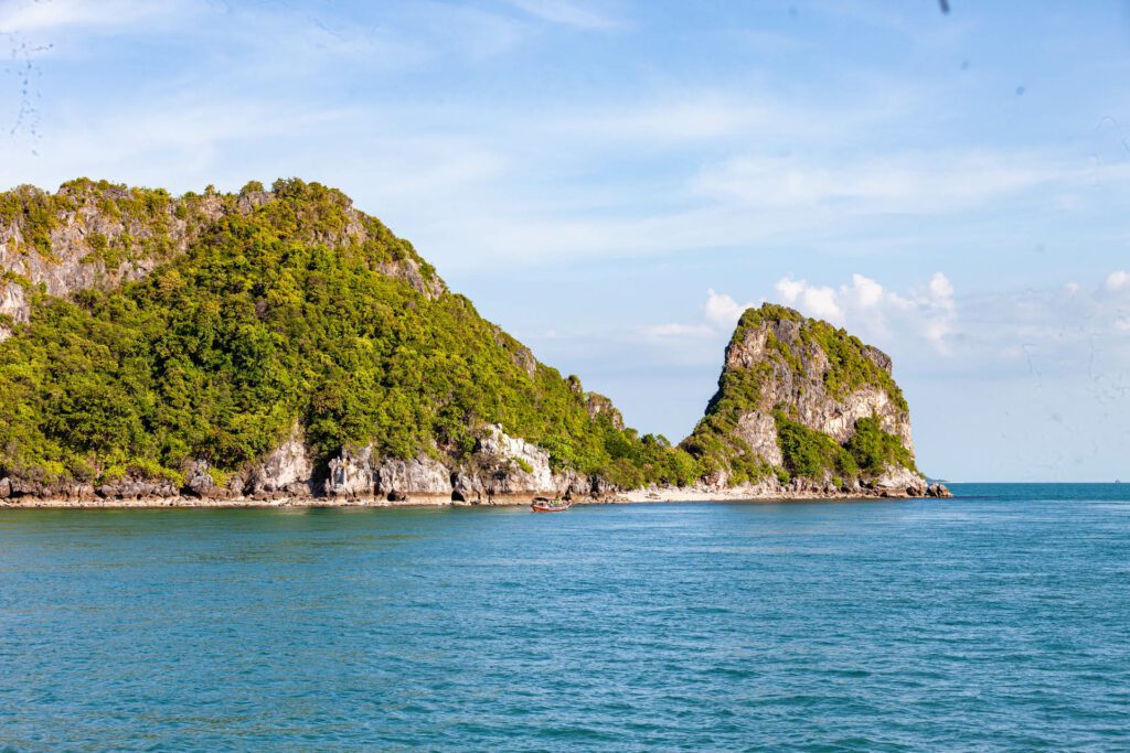 A large green cliff side on Koh Samui